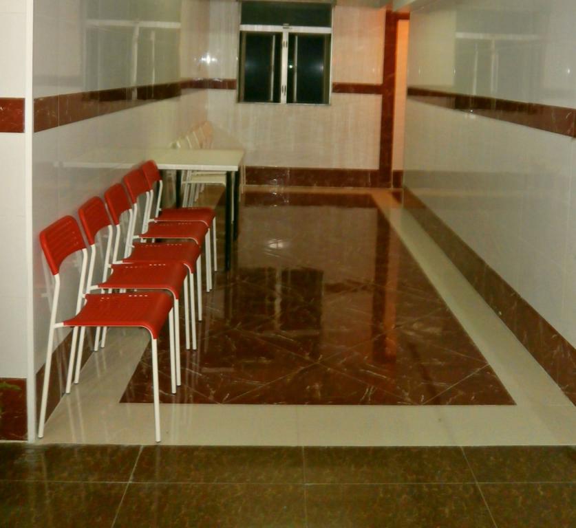 Отель Delta Lounge Гонконг Экстерьер фото